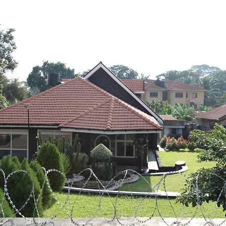 Stallion Place - Bed And Breakfast Kampala Eksteriør billede